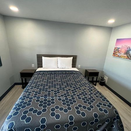 Hillsboro Inn & Suites エクステリア 写真